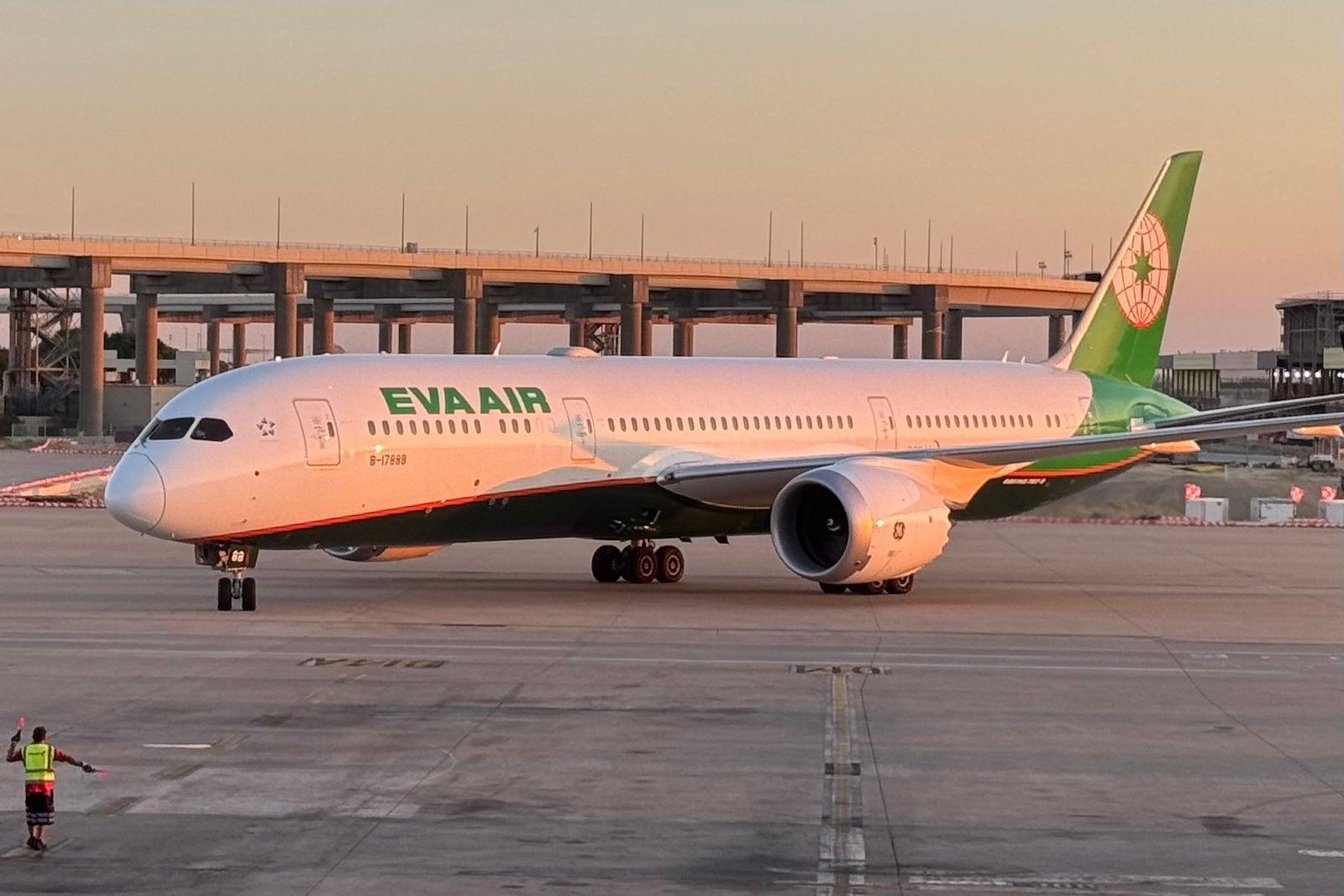 eva dfw boeing 787